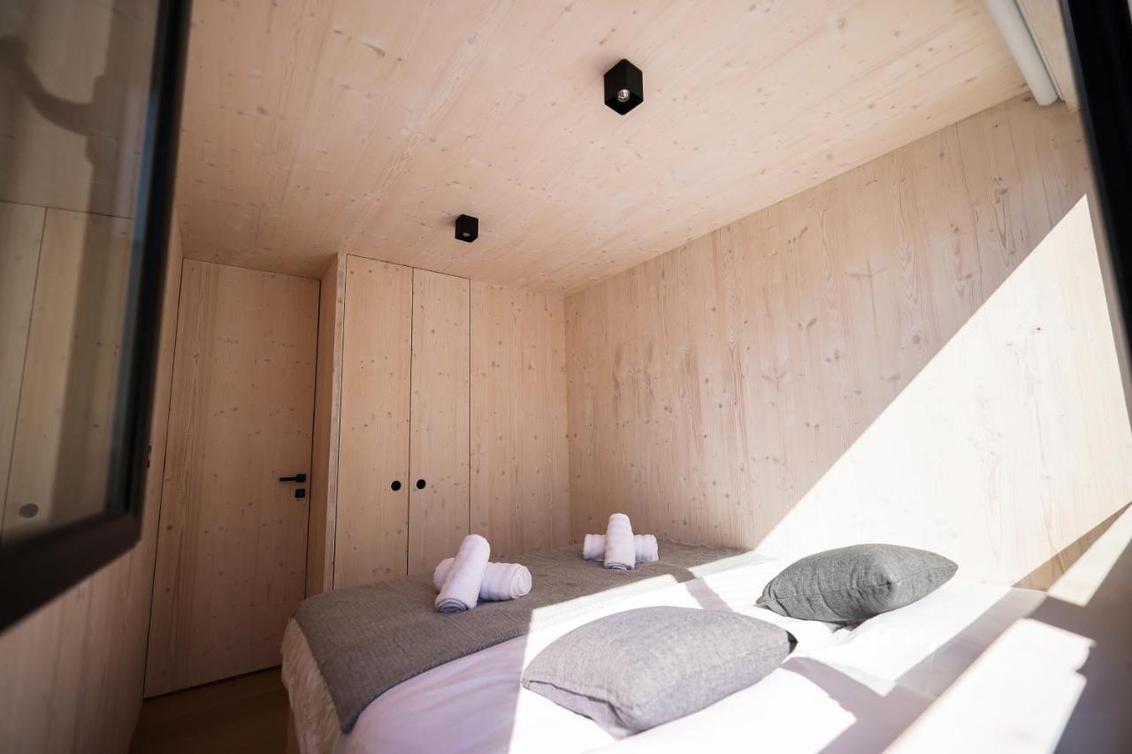 Arcadia Eco-Luxe Mobile Homes With Infinity Pool By Oiko Collection 프리블라카 외부 사진