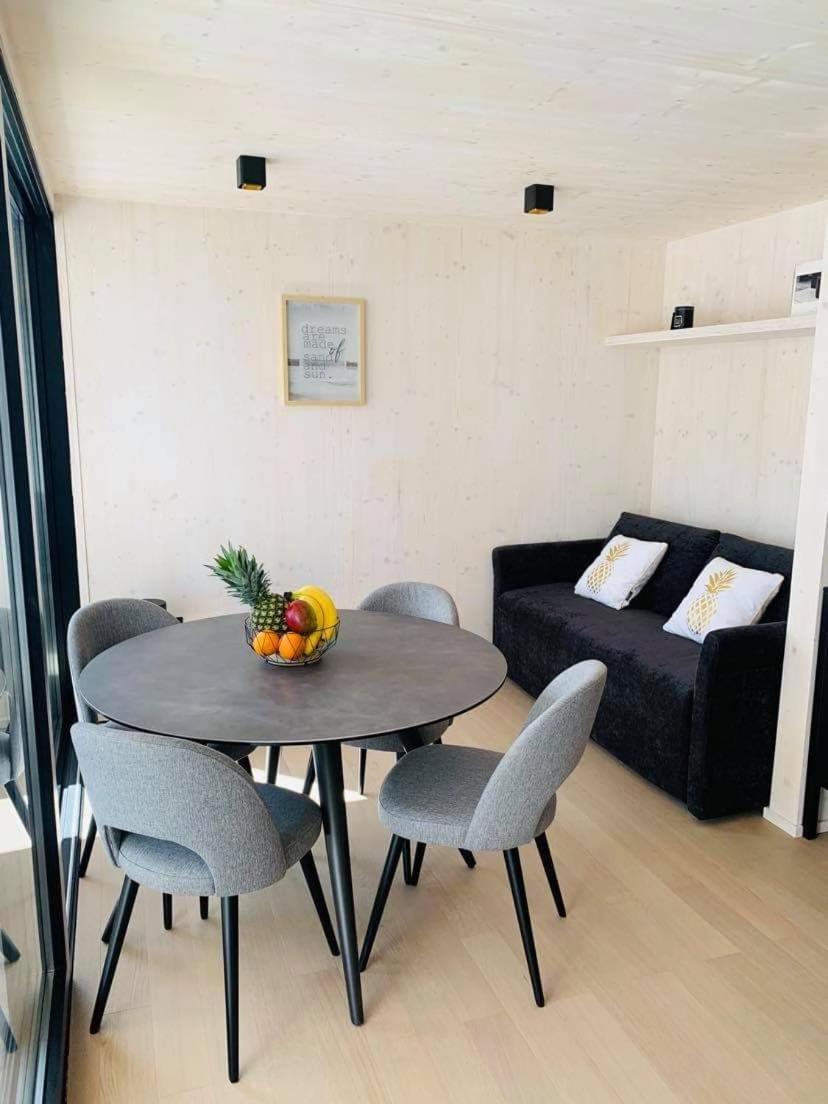 Arcadia Eco-Luxe Mobile Homes With Infinity Pool By Oiko Collection 프리블라카 외부 사진